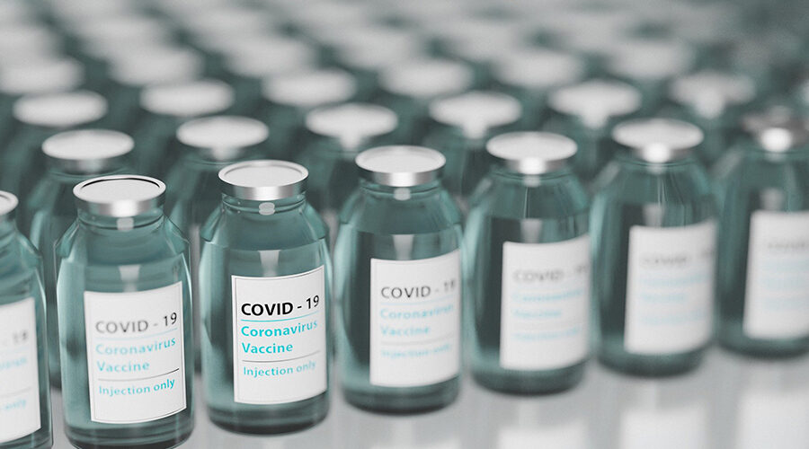 Recusar a vacina gera demissão por justa causa